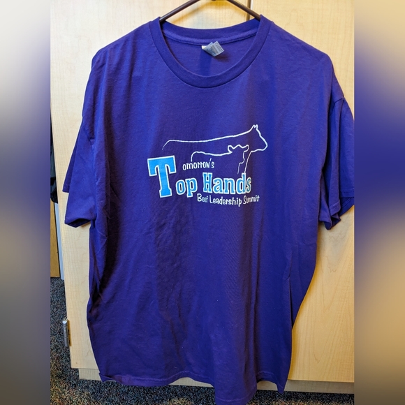 T-Shirt - Picture 1 of 2